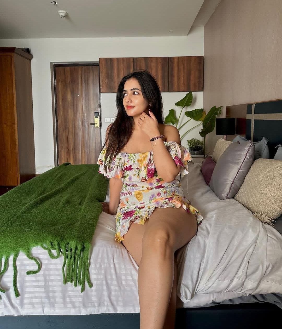 2000/" unlimited short service available Ghaziabad full safe and secur
