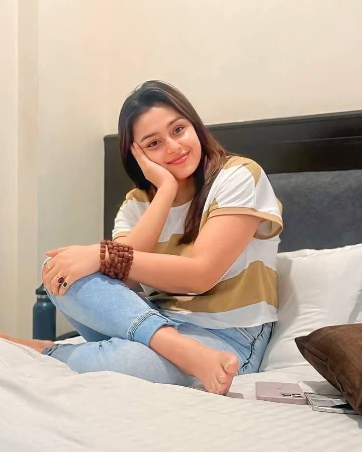 Diya call girl service available in Kannur...