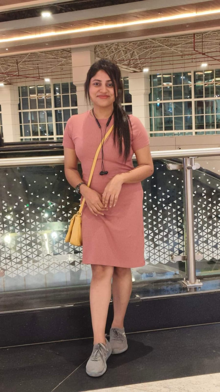 Solapur   👍 low cost services independent incall outcall.....