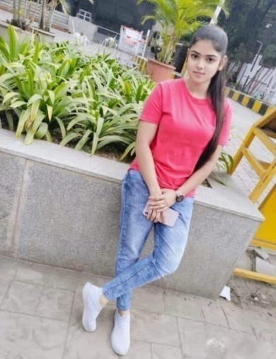 Riya Sharma call girl 24 hour available low price .